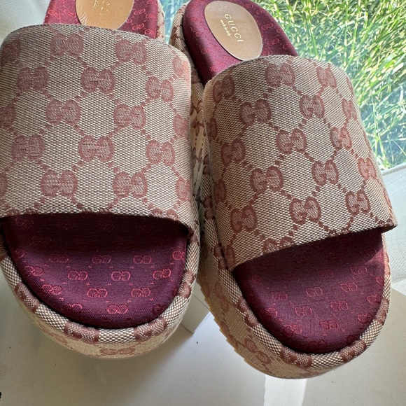 NIB Authentic Gucci Angelina platform slides - Picture 3 of 10